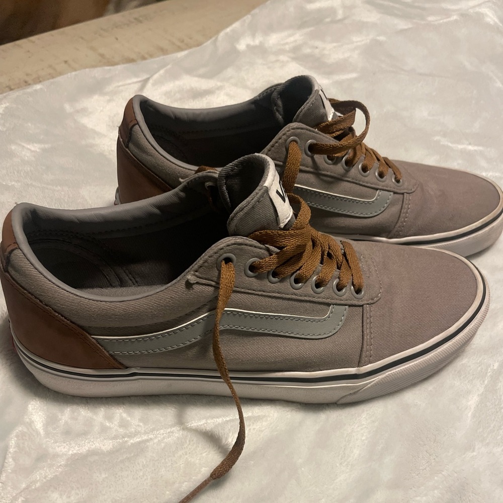 Mens vans size 9.5